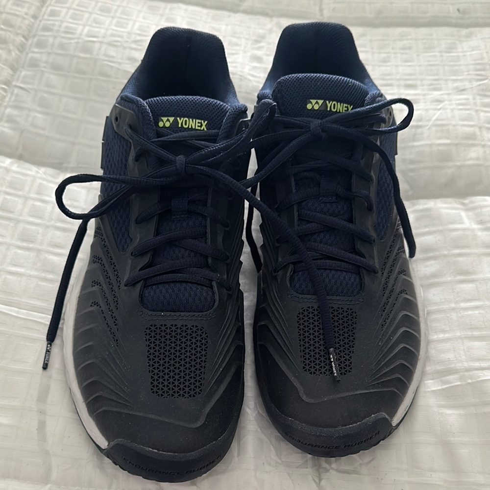 Yonex Black and Blue Athletic Tennis Shoes with Supportive Sole